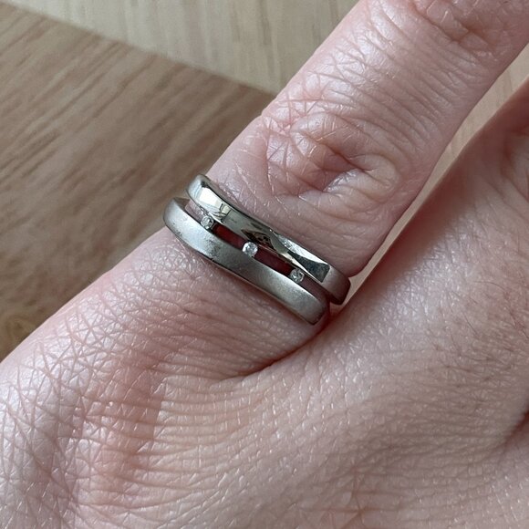 Vintage Sterling Silver Ring with 3 Diamonds - Picture 5 of 6